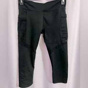 Fabletics | size 6 | black capris with mesh stripe